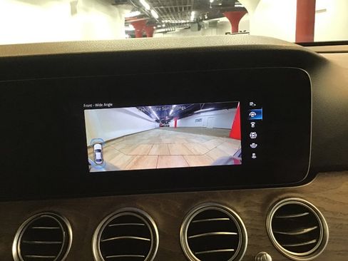 Used 2022 Mercedes-Benz E 350 4MATIC Sedan w/ AMG Line Exterior image 41