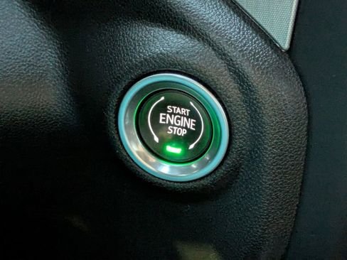 Used 2020 GMC Sierra 1500 Elevation w/ Elevation Value Package image 27