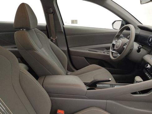 Used 2024 Hyundai Elantra SEL image 21