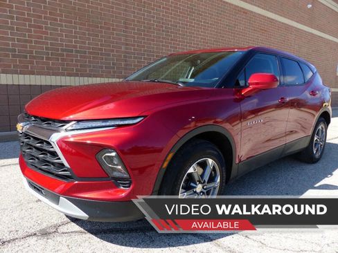 Used 2025 Chevrolet Blazer LT FWD image 1