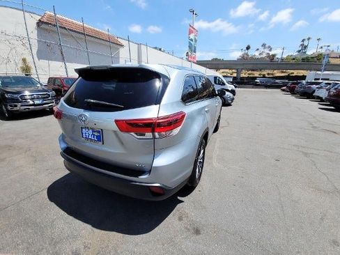 Used 2019 Toyota Highlander XLE FWD image 8