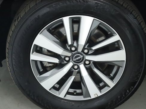 Certified 2025 Nissan Pathfinder SL image 40