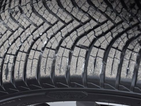 Used 2022 Subaru Ascent Limited w/ Technology Package image 7