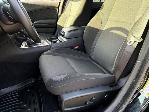 Used 2022 Dodge Charger SXT w/ Blacktop Package image 9