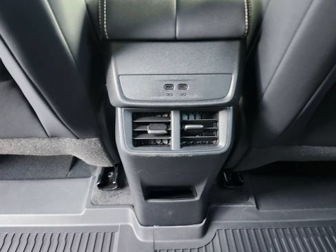 New 2027 GMC Terrain Elevation w/ Elevation Premium Package FWD image 18