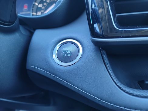 Used 2021 Toyota Highlander Limited image 28