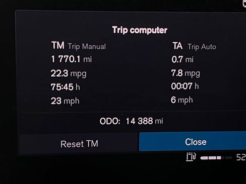 Used 2025 Volvo XC60 B5 Plus image 16