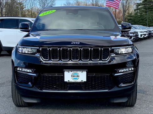 Used 2023 Jeep Grand Cherokee Limited image 3