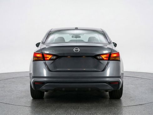 Used 2025 Nissan Altima 2.5 SV FWD image 7