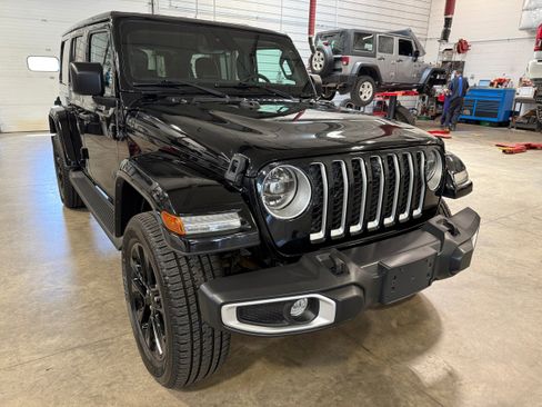 Used 2021 Jeep Wrangler Unlimited Sahara w/ Cold Weather Group AWD/4WD image 1