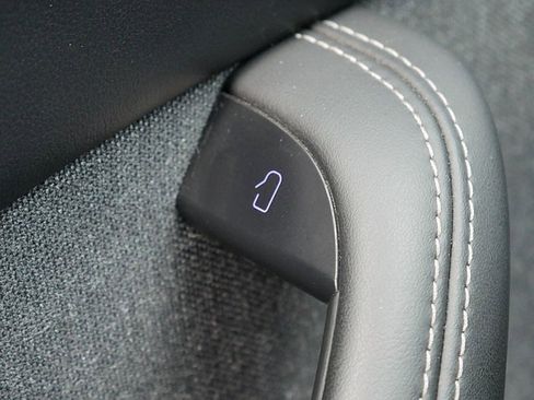 Used 2021 Tesla Model S Long Range image 24