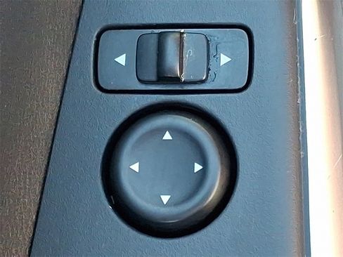 Used 2020 Nissan Kicks SV image 24