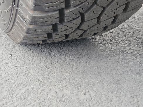 Used 2022 Jeep Gladiator Sport image 32