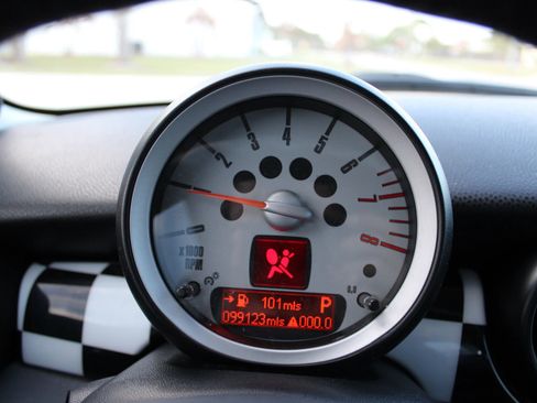 Used 2010 MINI Cooper S image 11