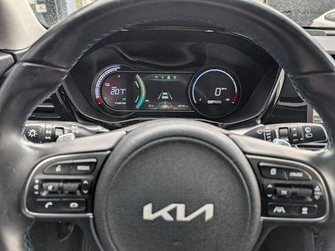 Used 2022 Kia Niro EX Premium image 15