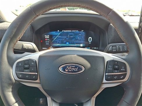 Used 2025 Ford Explorer Active w/ Active Comfort Package image 19