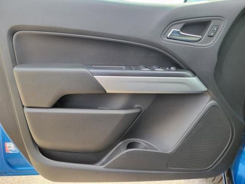 Used 2022 Chevrolet Colorado LT w/ LT Convenience Package AWD/4WD image 16