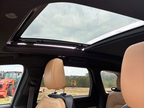 Used 2022 Lincoln Corsair Reserve w/ Elements Package image 21