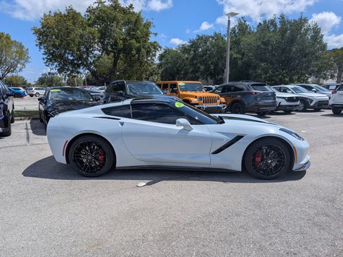 Used 2019 Chevrolet Corvette Stingray Coupe w/ 1LT RWD image 3