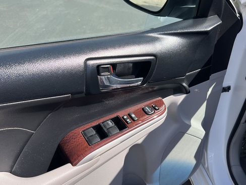 Used 2014 Toyota Camry XLE w/ Leather Package FWD image 33