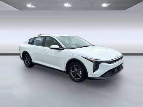 Used 2025 Kia K4 FWD image 7