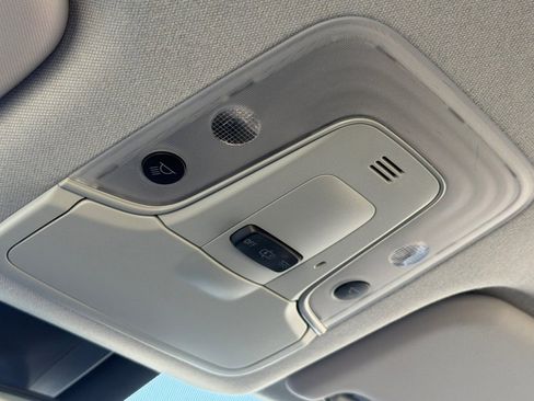 Used 2019 Toyota Prius Prime Premium image 24