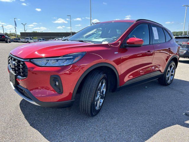 Used 2025 Ford Escape ST-Line Select AWD/4WD image 11