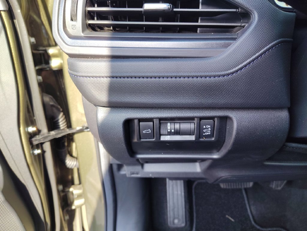 Certified 2026 Subaru Forester Premium w/ Base/Premium Plus Package AWD/4WD image 18