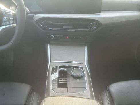 Used 2025 BMW 330i xDrive Sedan AWD/4WD image 11