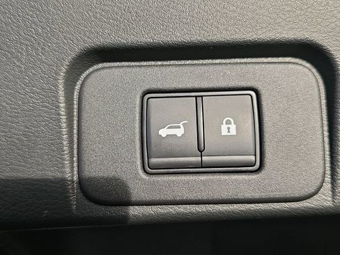 Used 2024 Nissan Rogue SV image 13