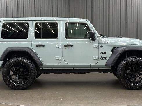 Used 2024 Jeep Wrangler Unlimited Sport AWD/4WD image 6