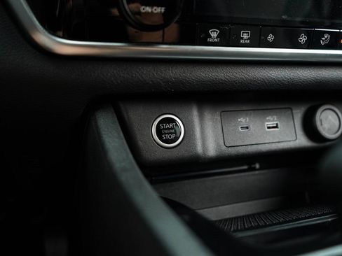 Used 2022 Nissan Rogue SV FWD image 26