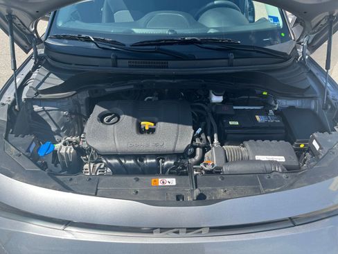 Used 2025 Kia Soul LX w/ LX Technology Package FWD image 32