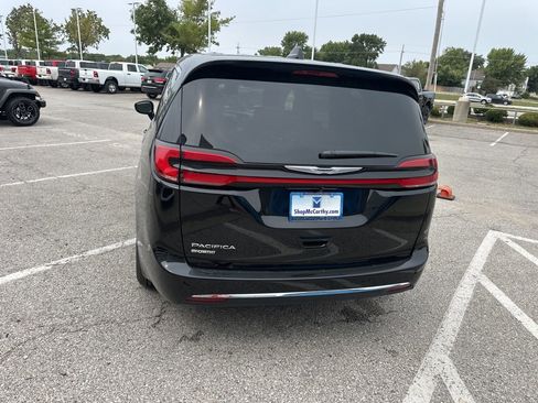 New 2026 Chrysler Pacifica Select image 27