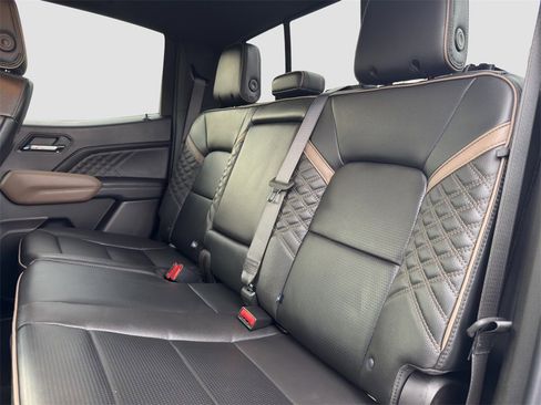 Used 2026 GMC Canyon Denali image 10