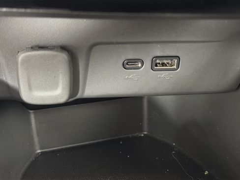 Used 2024 Chevrolet Trax LT w/ LT Convenience Package FWD image 23