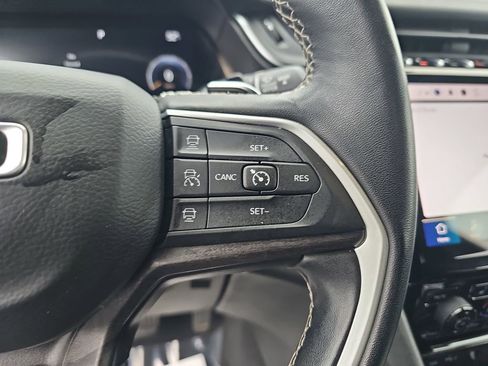 Used 2022 Jeep Grand Cherokee L Limited image 23