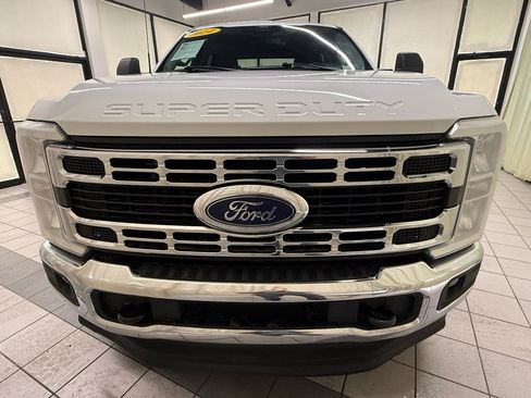 Used 2024 Ford F350 XLT AWD/4WD image 12