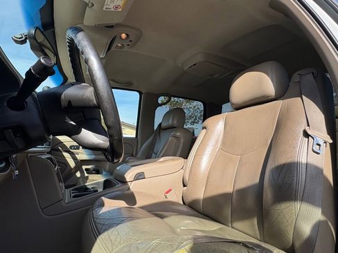 Used 2004 Chevrolet Silverado 2500 LT w/ Skid Plate Package image 10