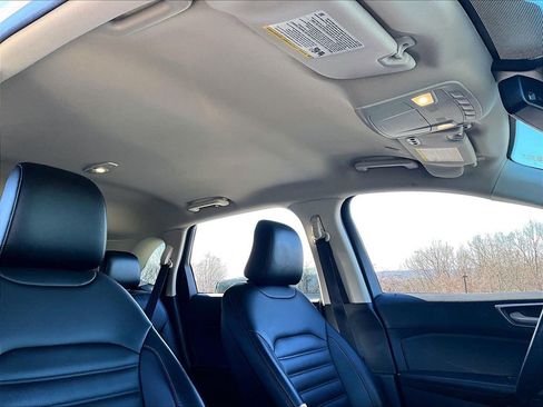 Used 2022 Ford Edge SEL w/ Convenience Package image 19