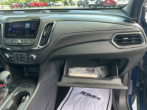 Used 2022 Chevrolet Equinox RS w/ RS Leather Package image 13