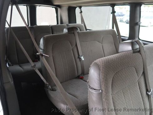 Used 2017 Chevrolet Express 3500 LT w/ LT Preferred Equipment Group image 17