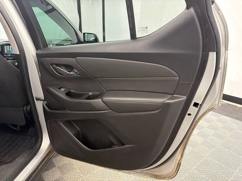 Used 2019 Chevrolet Traverse LS FWD image 17