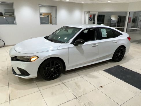 Used 2023 Honda Civic Sport image 6