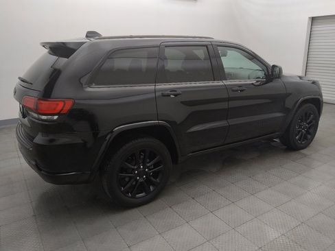 Used 2020 Jeep Grand Cherokee Altitude RWD image 10