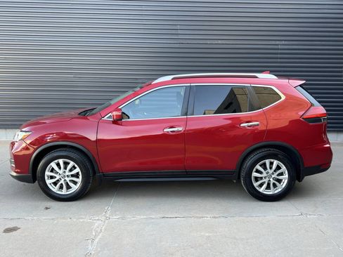 Used 2017 Nissan Rogue SV FWD image 9
