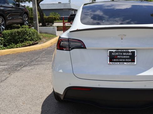 Used 2022 Tesla Model Y Performance AWD/4WD image 15