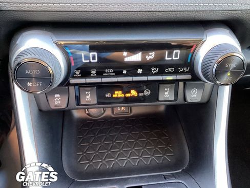 Used 2024 Toyota RAV4 XLE w/ Weather Package AWD/4WD image 18