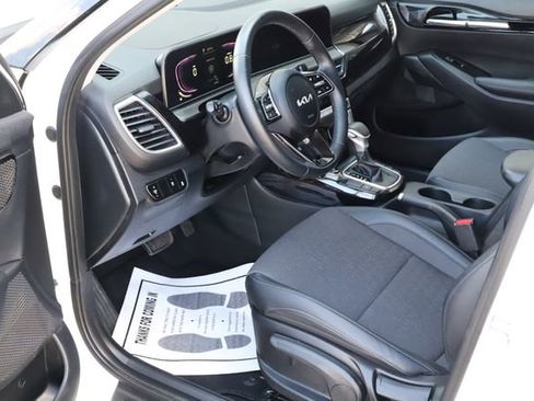 Used 2025 Kia Seltos S FWD image 10