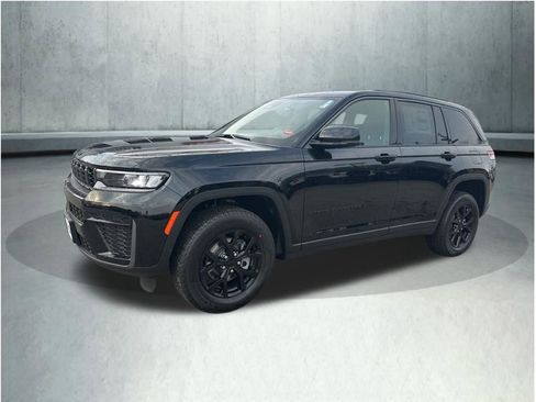 New 2026 Jeep Grand Cherokee Altitude image 1